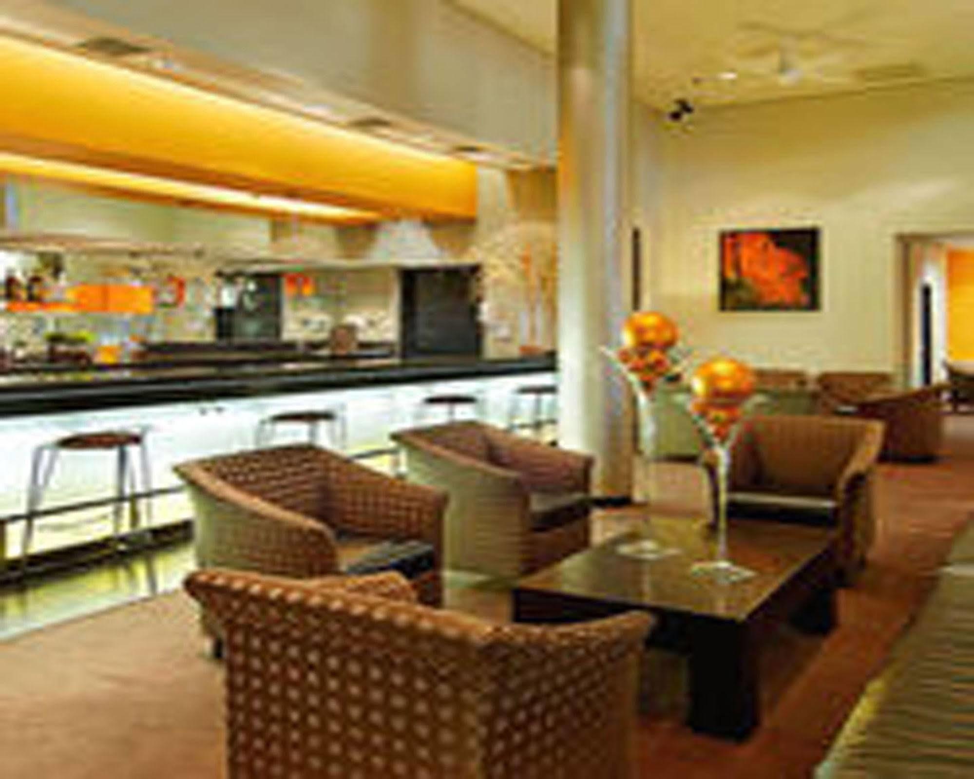 Ramada Plaza By Wyndham West Hollywood Hotel & Suites Los Angeles Ngoại thất bức ảnh