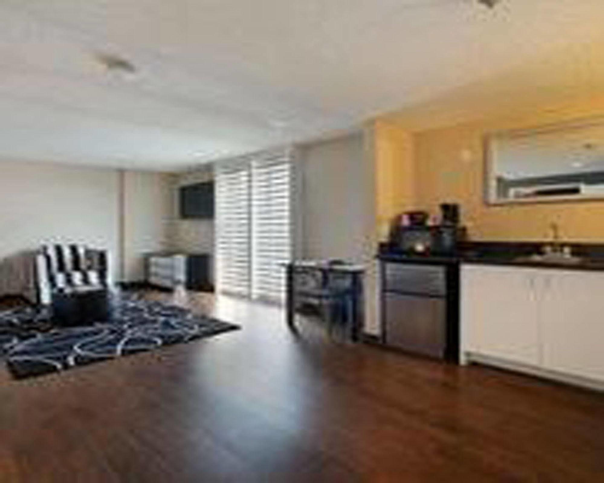 Ramada Plaza By Wyndham West Hollywood Hotel & Suites Los Angeles Ngoại thất bức ảnh